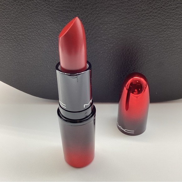 MAC Love Me Lipstick in E For Effortless - BNIB & Discontinued - Picture 6 of 11